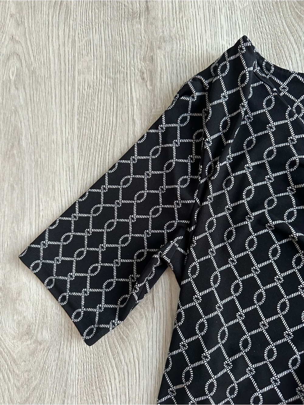 Motherhood Maternity Wrap Dress - Black & White Chain Pattern - Small - Picture 3 of 8